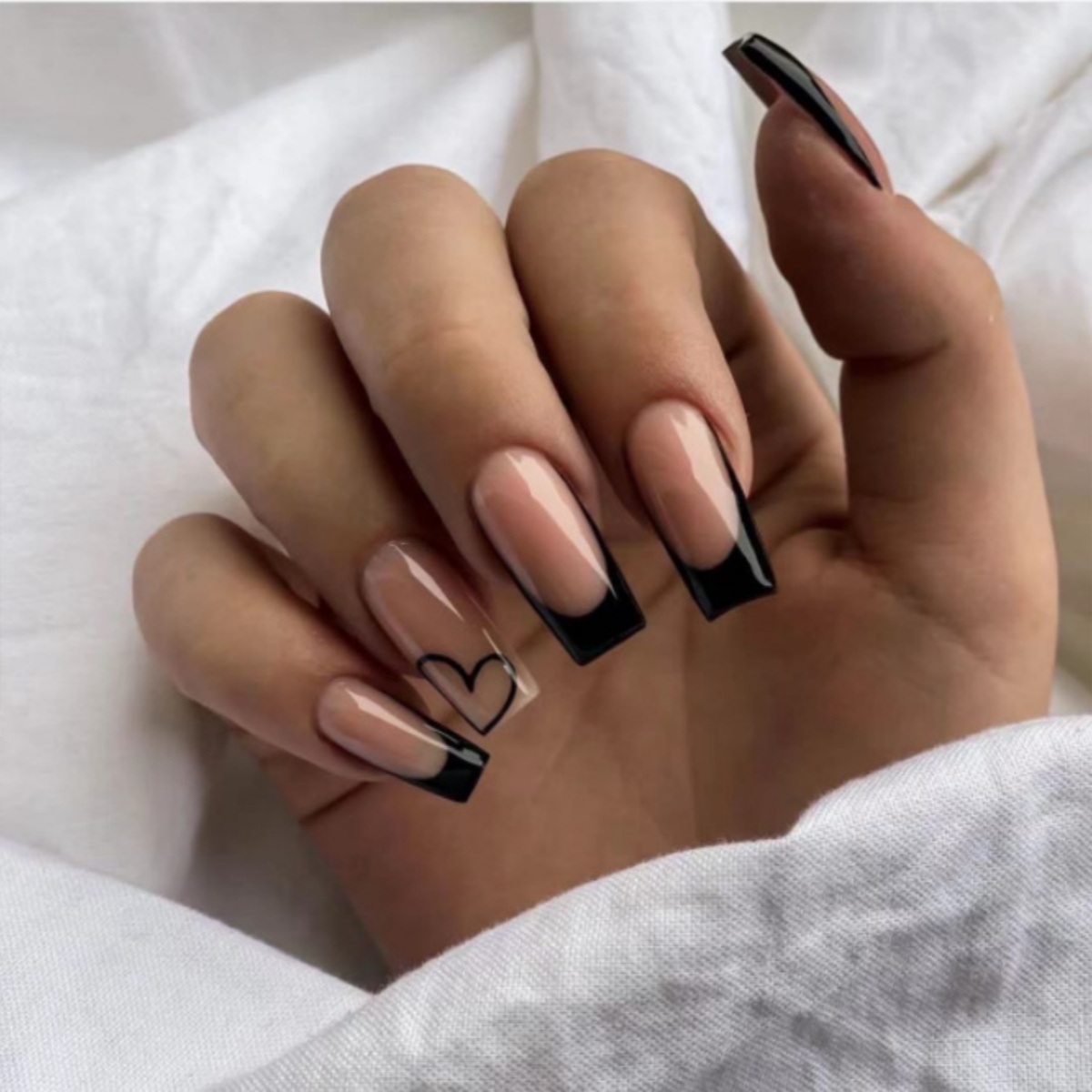 24pcs Black French Fake Nails  - Nail Art Quirky 评论和价格